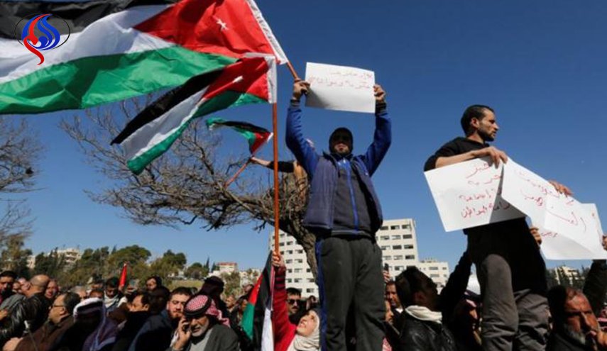 بعيدًا عن انتصار المتظاهرين.. هل أسقطت السعودية الحكومة الأردنية؟