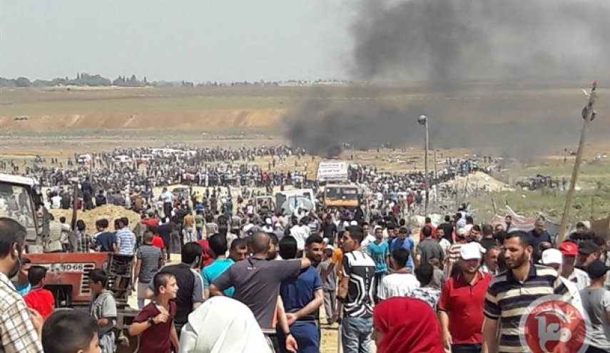 استشهاد 4 فلسطينيين واصابة 500 بمسيرات 