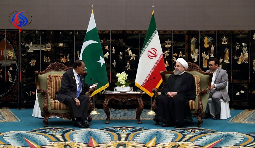 روحانی: ایران می تواند منبع مطمئن تامین انرژی پاکستان باشد/ استقبال تهران از توسعه همه جانبه روابط با اسلام آباد