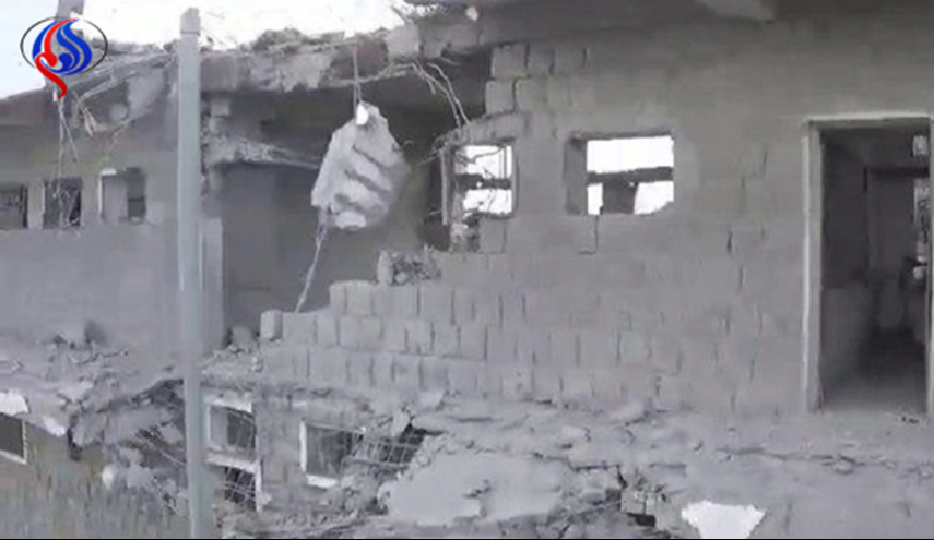 تدمير مدرسة ومنزل مواطن بمنطقة غمر بغارة لتحالف العدوان