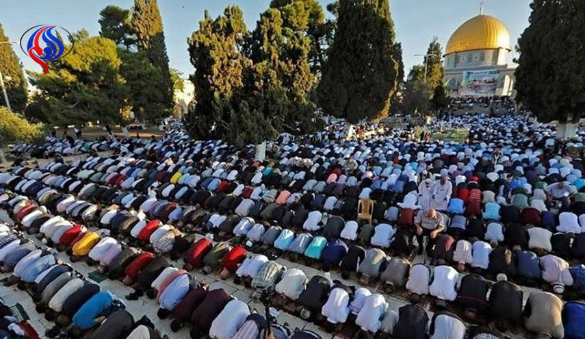 ۹۰ هزار فلسطینی نماز عید فطر را در مسجد الاقصی اقامه کردند