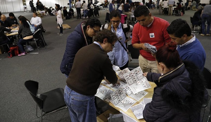 كولومبيا تصوت في جولة الإعادة للانتخابات الرئاسية