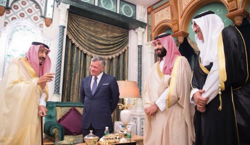 ديفيد هيرست: ملك الأردن يشعر حالياً بارتباطٍ أقل بالسعودية 