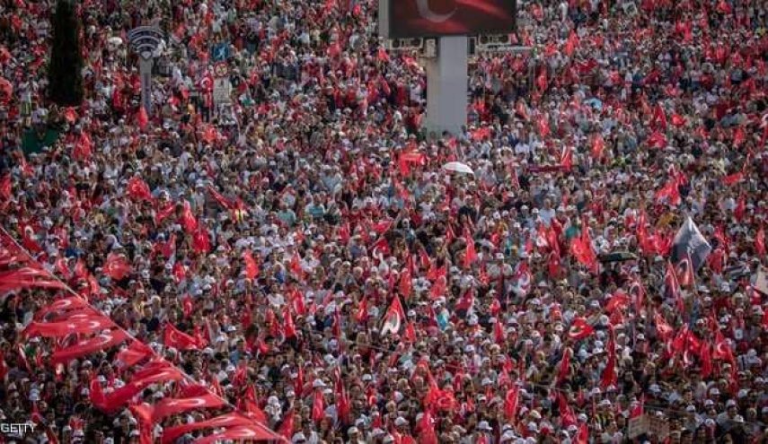 تجمع انتخابي حاشد في إزمير دعما لمنافس اردوغان