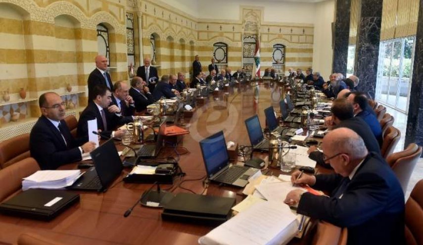 مصادر اعلامية لبنانية: عودة الحديث عن حكومة 24 وزيرا بدلا من 30 