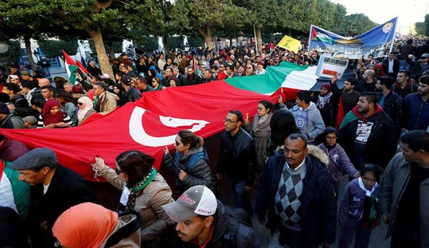 أزمة تونس تهدد استقرارها.. فهل تقدم الحكومة استقالتها؟