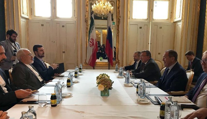 محادثات بين ظريف ولافروف حول الاتفاق النووي