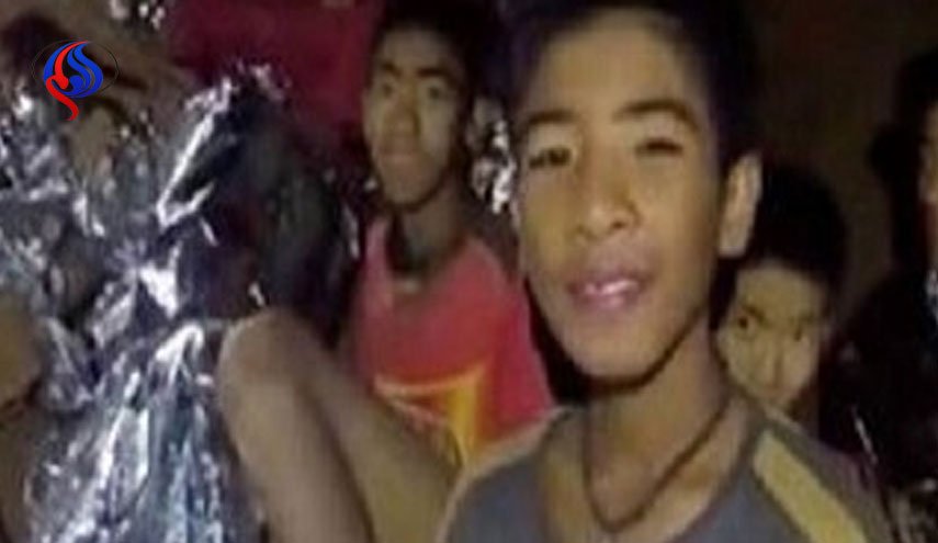 خروج 4 نفر از اعضای تیم ملی فوتبال تایلند از غار مخوف 