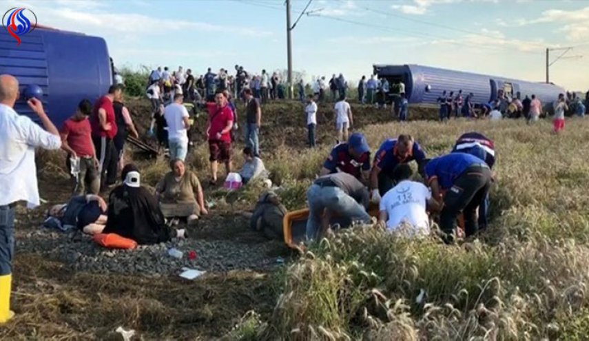 تركيا.. حادث قطار تكيرداغ تسبب بوفاة 24 شخصا