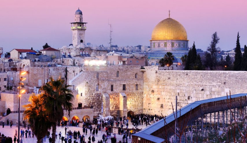  السعودية تسعى لانتزاع الإشراف على مقدسات القدس
