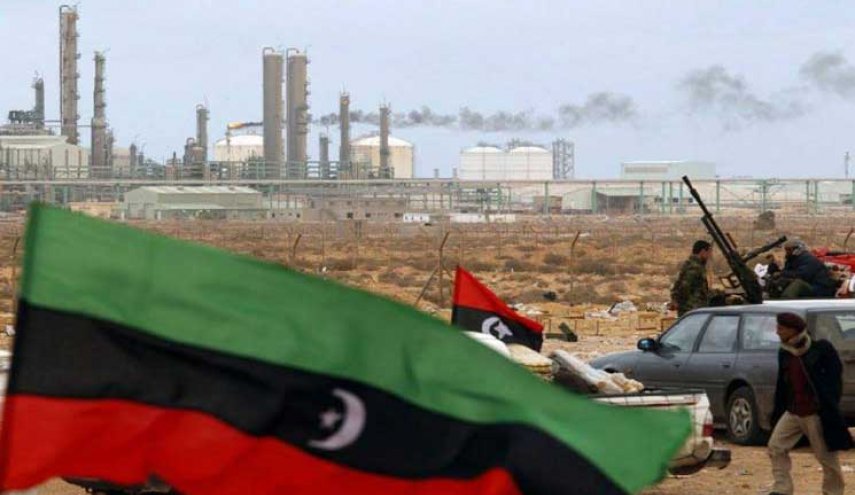 ليبيا تستأنف صادراتها النفطية من الموانئ الشرقية