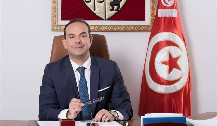 وزير تونسي يستقيل منددا بالدعوات لاستقالة الحكومة