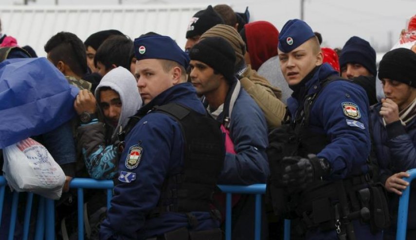 الاتحاد الاوروبي ينشر قوات في مقدونيا لمواجهة تدفق المهاجرين