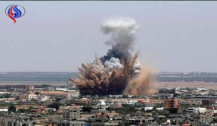 حمله هوایی صهیونیست‌ها به غزه در پاسخ به بادبادک؛ یک فلسطینی شهید شد