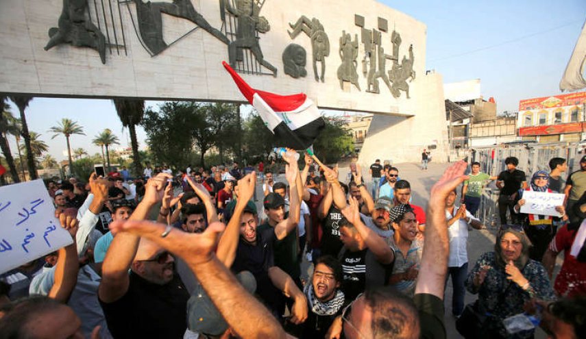 تجدد التظاهرات في بغداد والسلطات تقطع الطرق
