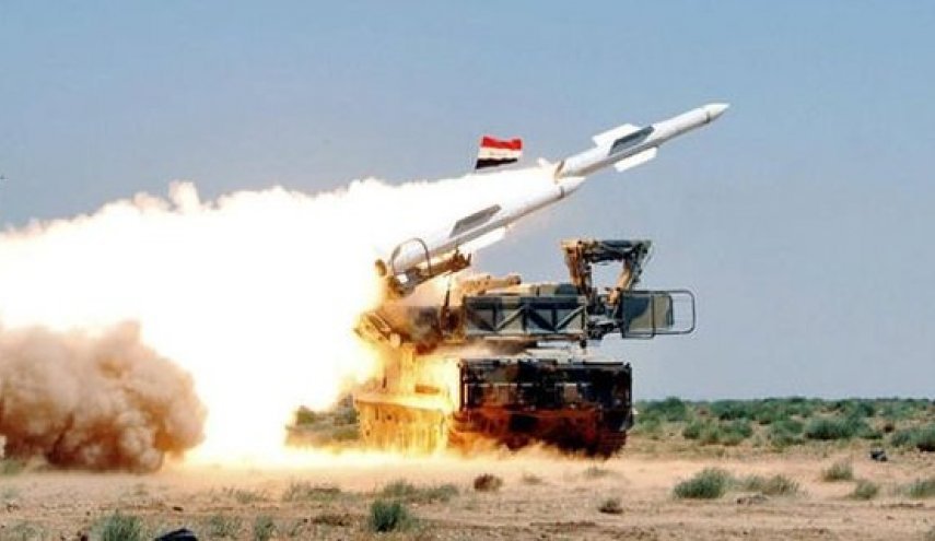 پدافند هوایی سوریه به اهدافی در آسمان لاذقیه شلیک کرده است
