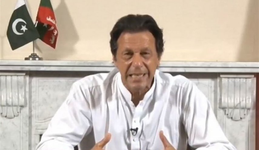 عمران خان يعد بالتغيير في أول خطاب له بعد توليه منصبه