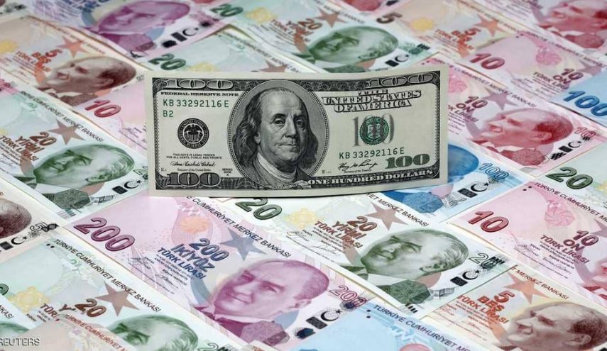 العملة التركية تتدهور إلى مستوى قياسي جديد