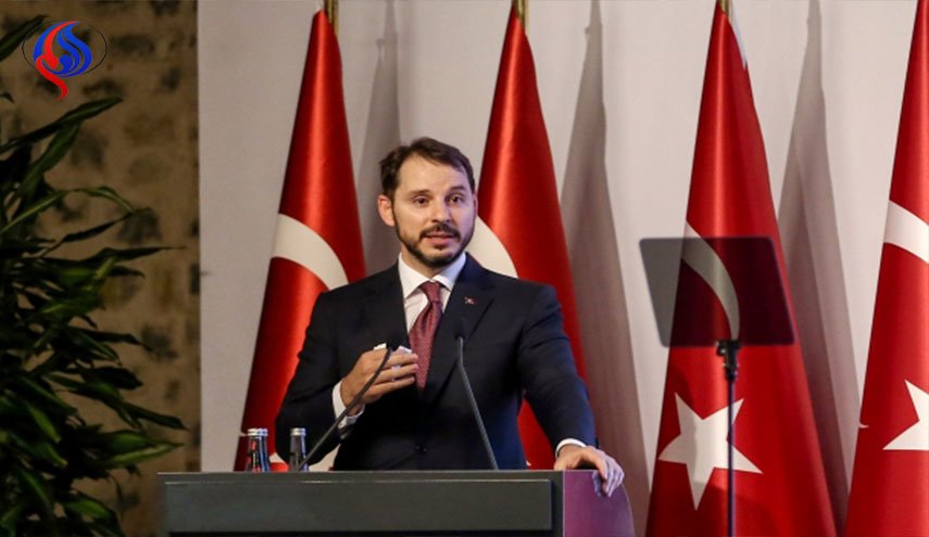 في ظل انخفاض الليرة التركية.. وزير الخزانة يعلن نموذج الاقتصاد الجديد