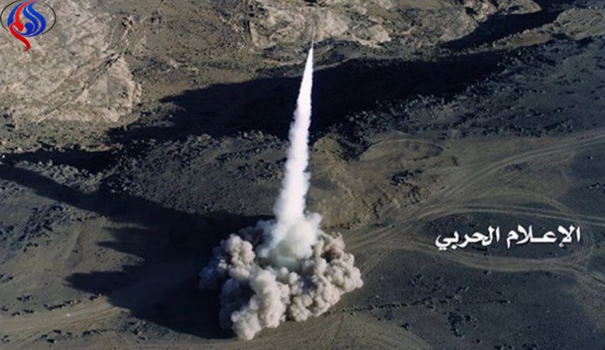 القوة الصاروخية اليمنية تستهدف اهدافاً عسكرية في جيزان