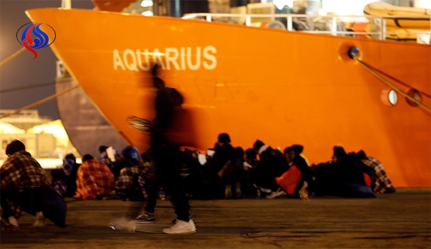 إيطاليا وإسبانيا ترفضان استقبال سفينة إنقاذ تحمل مهاجرين
