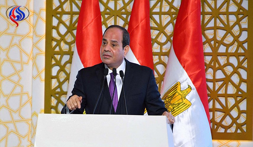 الرئيس المصري يصدر قرارا بشأن جرائم الانترنت