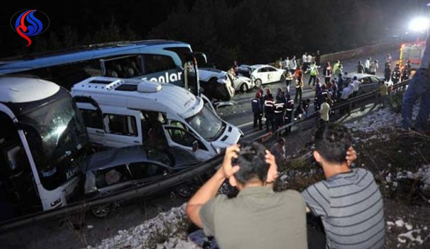 حادث مرعب.. تصادم 33 سيارة في تركيا