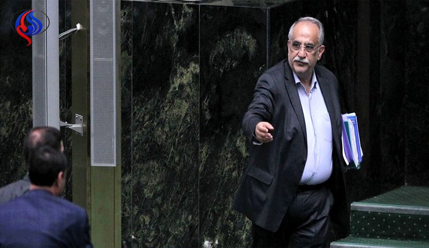 البرلمان الايراني يستجوب وزير الاقتصاد 