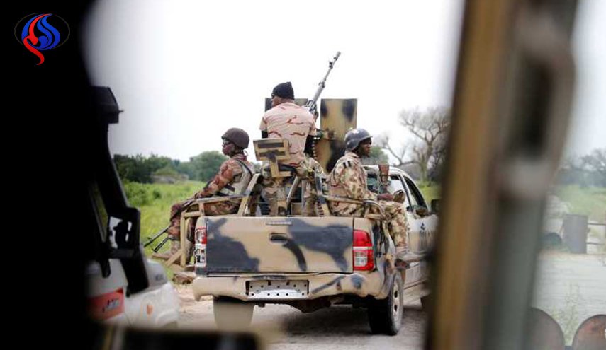 مقتل 19 على الأقل في هجوم شنه متشددون على قرية بشمال شرق نيجيريا