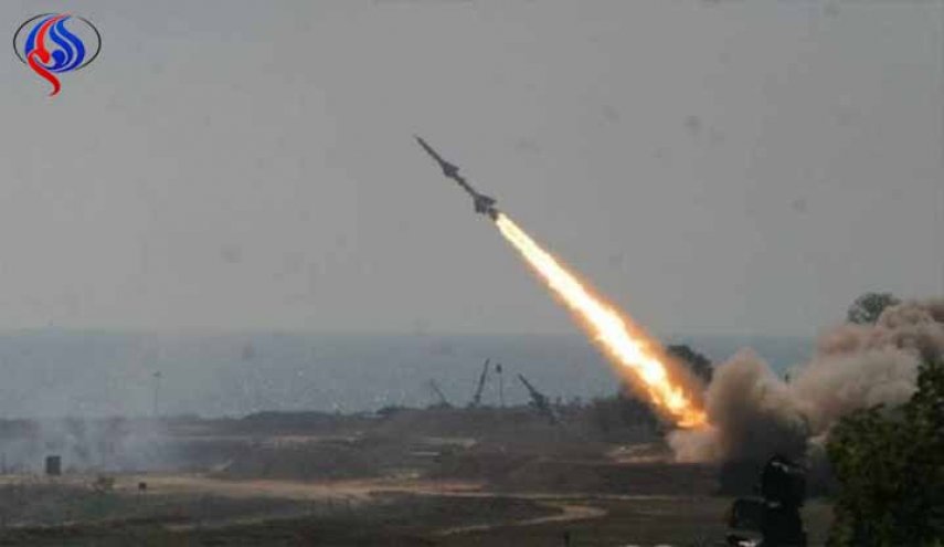 شلیک موشک بالستیک ارتش یمن به پادگان سعودی در جازان