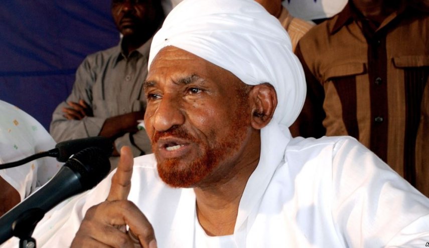 الصادق المهدي يسخر من شعارات المؤتمر الوطني