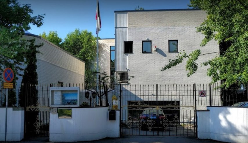 تعرض به سفارت ایران در فنلاند/ آشوبگران پرچم ایران را آتش زدند!/ دستگیری 4 مهاجم