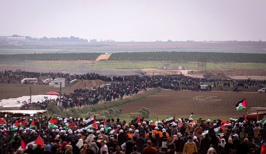 بدء توافد الحشود إلى مخيمات العودة شرق غزة
