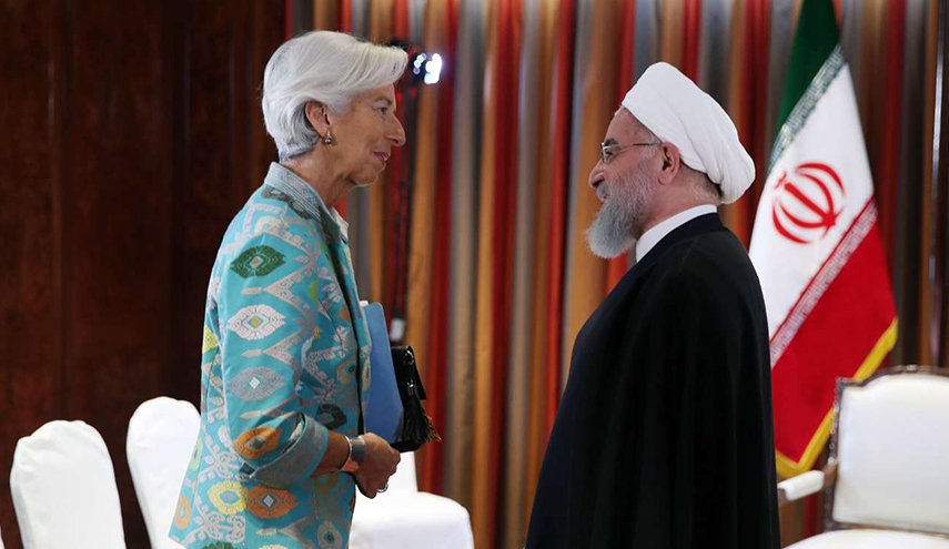 روحاني يدعو صندوق النقد لمواجهة إجراءات الحظر المصرفية