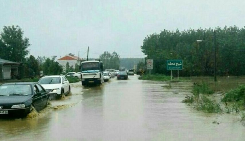 مصرع 3 اشخاص بسبب السيول والصواعق في شمال ايران 