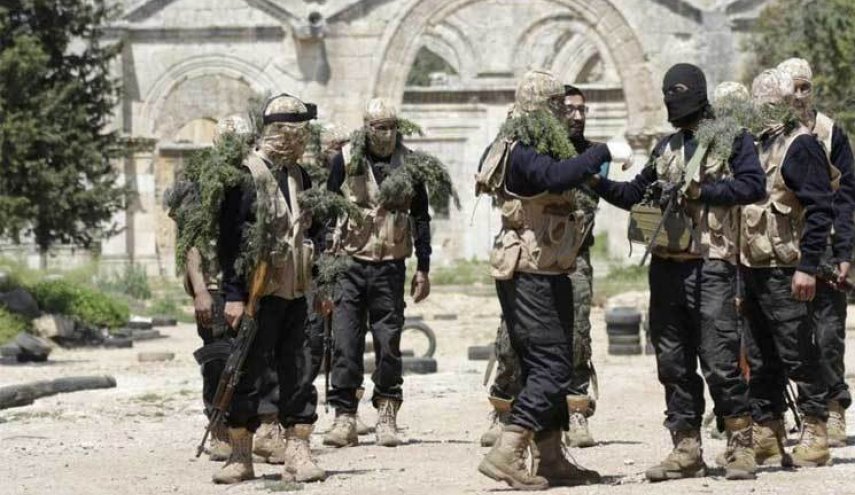 تركيا تدفع بتعزيزات إلى إدلب بعد سحب المسلحين أسلحتهم الثقيلة.. ماذا بعد؟