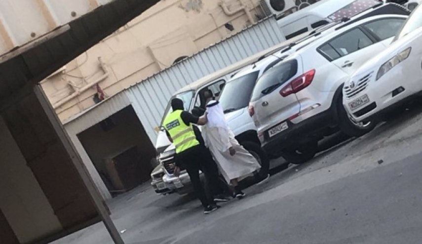 البحرين.. الشرطة تهاجم مسيرة سلمية وتعتقل نشطاء 