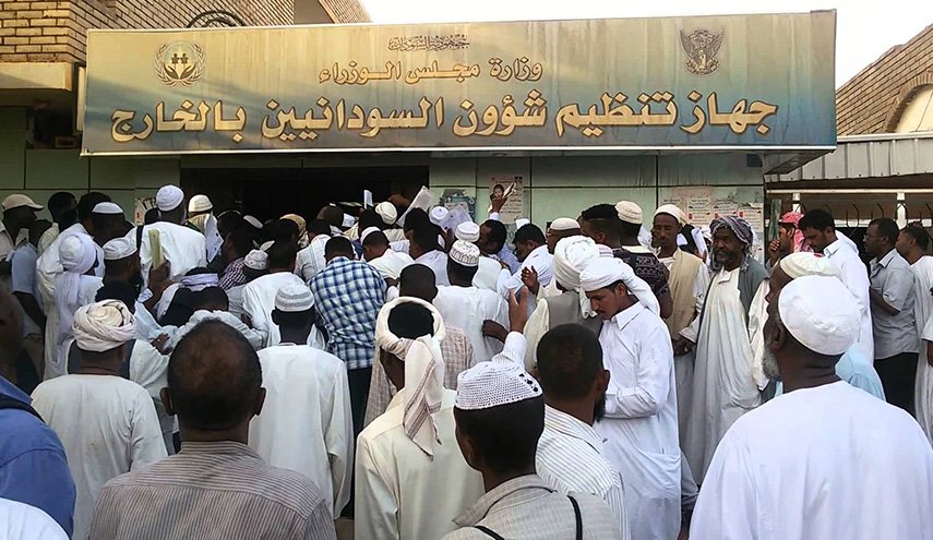 عودة 147 من السودانيين العالقين بدولة الإمارات