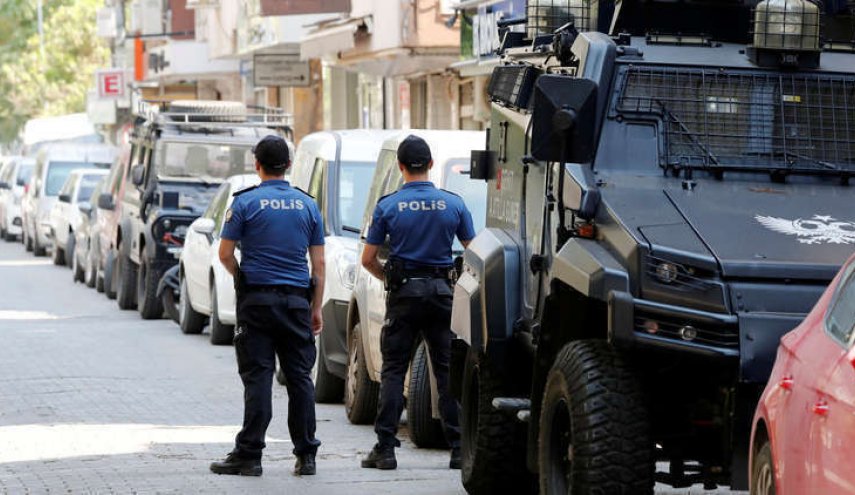 شرطة أنقرة تطلق النار على سائق جرار عند سفارة الكيان الصهيوني