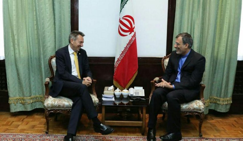 ايران.. رئيس اللجنة الدولية للصليب الاحمر يلتقي جابري انصاري 