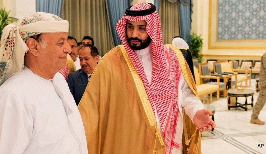 هادي يغادر الرياض فجأة ووجهته الولايات المتحدة 