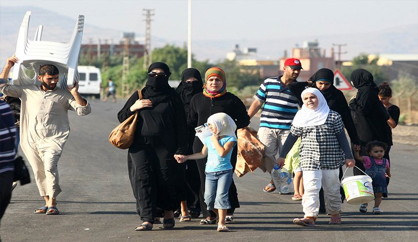 الأسر المهجرة تعود من مناطق سيطرة الارهابيين بإدلب