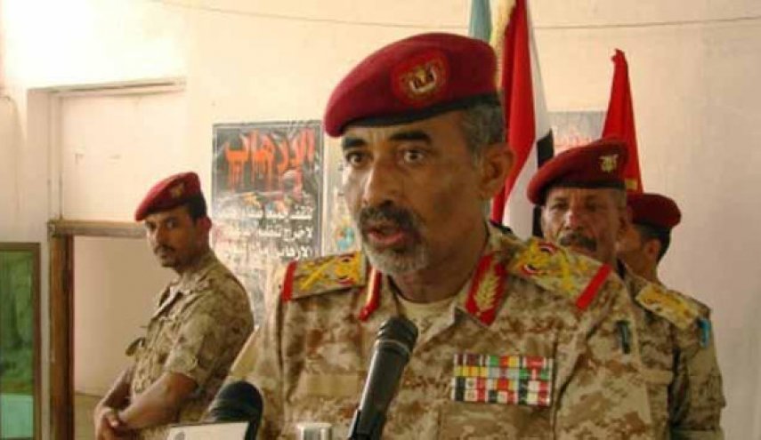 عمان میانجی دولت قانونی و دولت مستعفی یمن