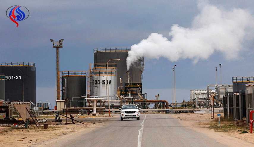 إنخفاض شديد للإيرادات النفطية والغازية في ليبيا بسبب الإضطرابات الأمنية