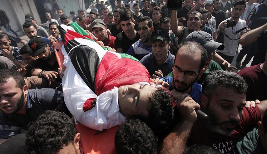 استشهاد شاب فلسطيني خلال مسيرات العودة يرفع شهداء الجمعة الى 6