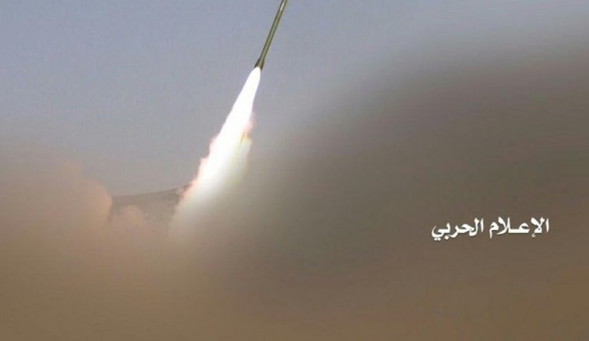 نخستین تصاویر از عملیات ارتش یمن با موشک هوشمند «بدر P-1»
