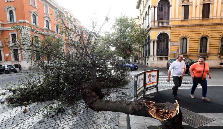 إيطاليا.. مصرع 6 أشخاص جراء العواصف