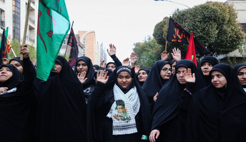 انطلاق المسيرات الطلابية في الأربعين الحسيني من جامعة طهران