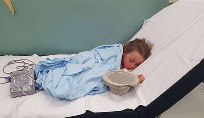 طفلة فرنسية بالمستشفى تجتاج 'فيسبوك'.. والسبب قصتها المؤثرة