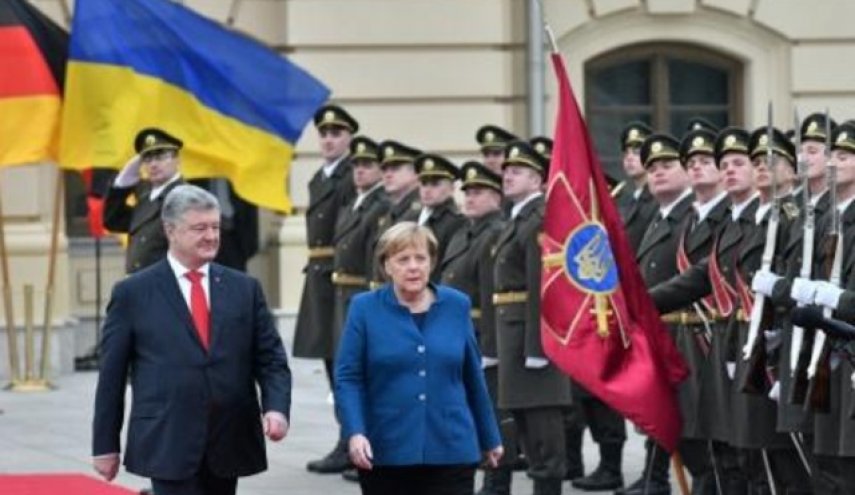 ميركل في أوكرانيا لبحث عملية السلام ومشروع 